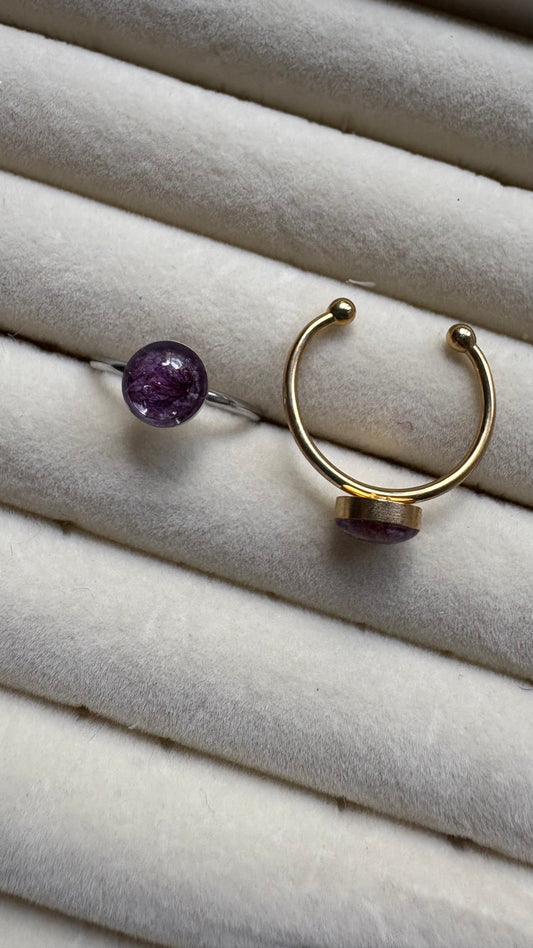 Anillo con flores preservadas encapsuladas 🌸✨- Paniculata morada