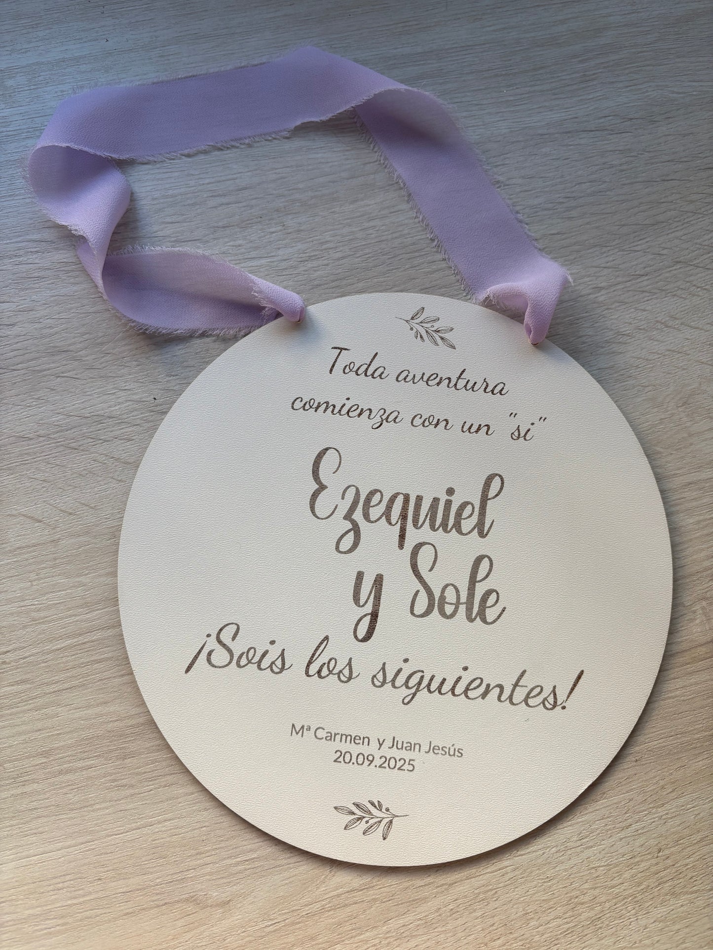 Placa madera boda sois los siguientes