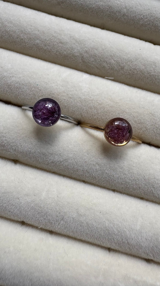 Anillo con flores preservadas encapsuladas 🌸✨- Paniculata morada
